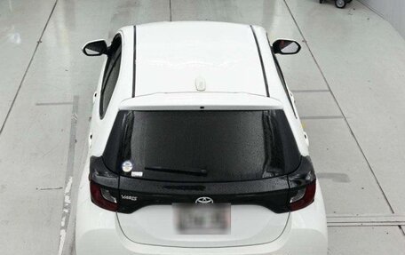 Toyota Yaris XP150 рестайлинг, 2022 год, 780 000 рублей, 3 фотография