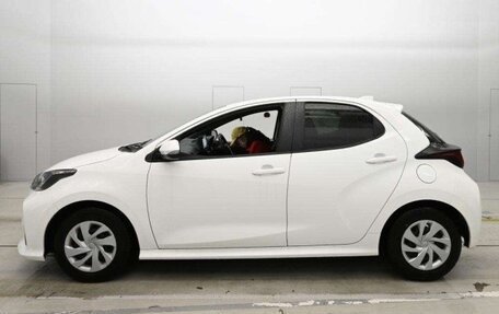 Toyota Yaris XP150 рестайлинг, 2022 год, 780 000 рублей, 7 фотография