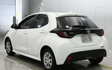 Toyota Yaris XP150 рестайлинг, 2022 год, 780 000 рублей, 6 фотография