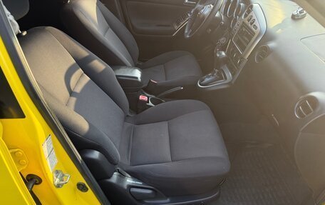 Toyota Matrix, 2003 год, 575 000 рублей, 10 фотография