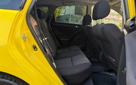 Toyota Matrix, 2003 год, 575 000 рублей, 12 фотография