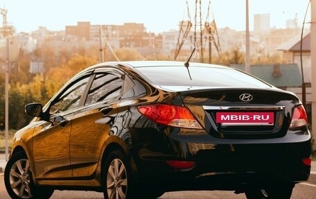 Hyundai Solaris II рестайлинг, 2012 год, 820 000 рублей, 2 фотография