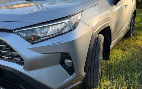 Toyota RAV4, 2019 год, 3 000 050 рублей, 2 фотография
