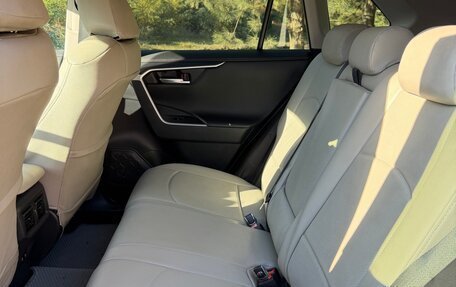 Toyota RAV4, 2019 год, 3 000 050 рублей, 22 фотография
