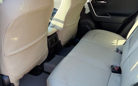 Toyota RAV4, 2019 год, 3 000 050 рублей, 21 фотография