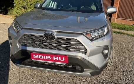 Toyota RAV4, 2019 год, 3 000 050 рублей, 10 фотография