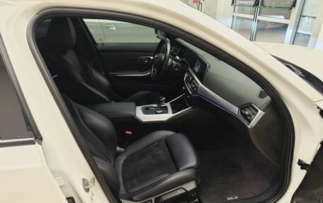 BMW 3 серия, 2021 год, 4 000 000 рублей, 16 фотография