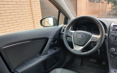 Toyota Avensis III рестайлинг, 2011 год, 930 000 рублей, 3 фотография