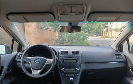 Toyota Avensis III рестайлинг, 2011 год, 930 000 рублей, 4 фотография