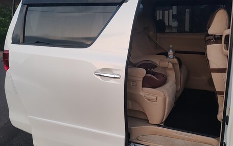 Toyota Alphard III, 2010 год, 1 300 000 рублей, 15 фотография