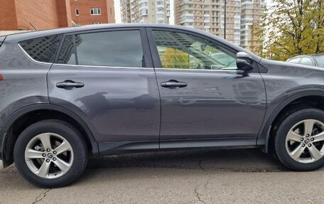 Toyota RAV4, 2015 год, 2 650 000 рублей, 6 фотография
