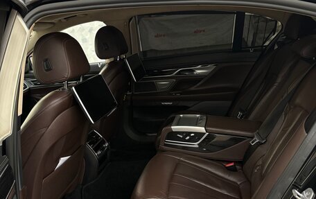BMW 7 серия, 2017 год, 2 900 000 рублей, 18 фотография