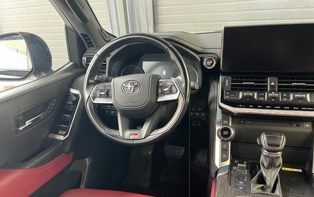 Toyota Land Cruiser, 2022 год, 12 000 000 рублей, 5 фотография