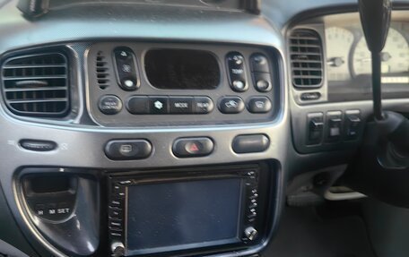 Mitsubishi Delica IV, 2005 год, 1 900 000 рублей, 10 фотография