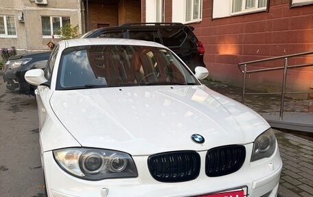 BMW 1 серия, 2011 год, 580 000 рублей, 2 фотография