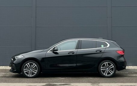 BMW 1 серия, 2022 год, 3 350 000 рублей, 8 фотография