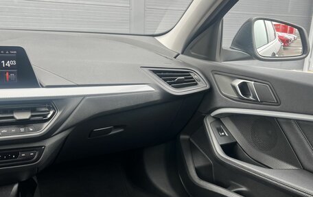 BMW 1 серия, 2022 год, 3 350 000 рублей, 17 фотография