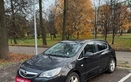 Opel Astra J, 2011 год, 620 000 рублей, 2 фотография