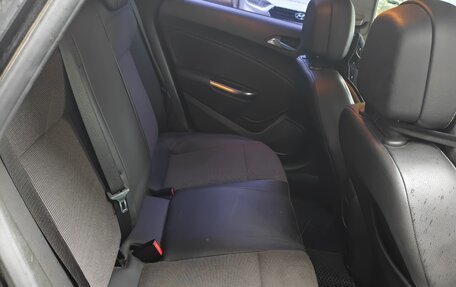 Opel Astra J, 2011 год, 620 000 рублей, 15 фотография