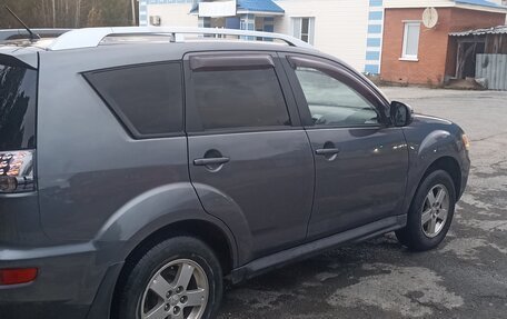 Mitsubishi Outlander III рестайлинг 3, 2010 год, 1 100 000 рублей, 4 фотография
