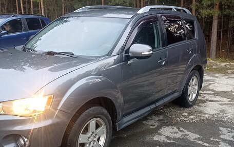 Mitsubishi Outlander III рестайлинг 3, 2010 год, 1 100 000 рублей, 2 фотография