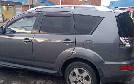 Mitsubishi Outlander III рестайлинг 3, 2010 год, 1 100 000 рублей, 3 фотография
