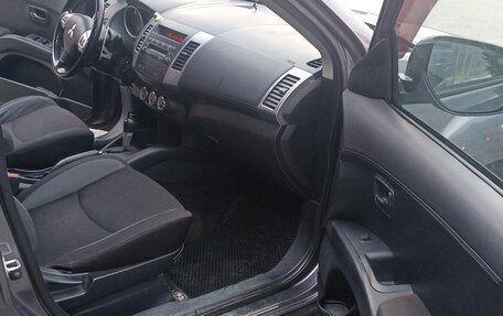Mitsubishi Outlander III рестайлинг 3, 2010 год, 1 100 000 рублей, 8 фотография