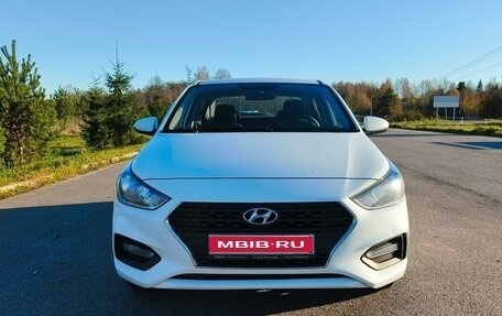 Hyundai Solaris II рестайлинг, 2017 год, 900 000 рублей, 1 фотография