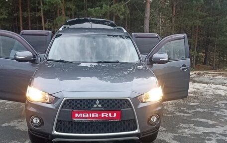 Mitsubishi Outlander III рестайлинг 3, 2010 год, 1 100 000 рублей, 1 фотография