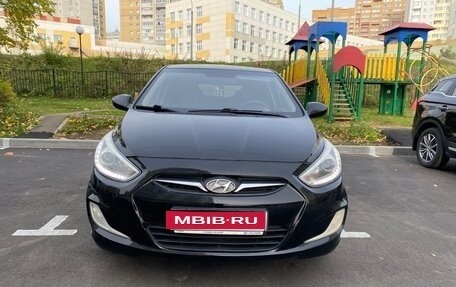 Hyundai Solaris II рестайлинг, 2013 год, 560 000 рублей, 1 фотография