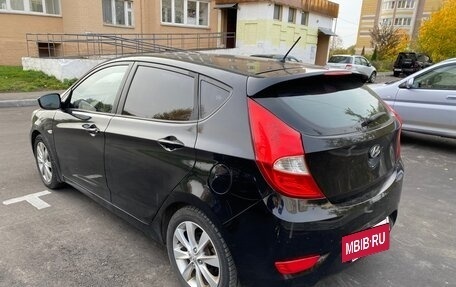 Hyundai Solaris II рестайлинг, 2013 год, 560 000 рублей, 4 фотография