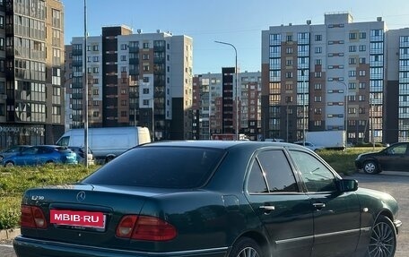 Mercedes-Benz E-Класс, 1995 год, 510 000 рублей, 4 фотография