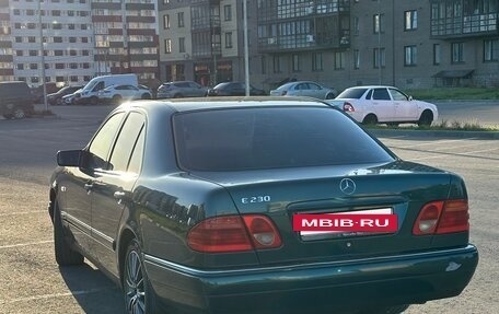 Mercedes-Benz E-Класс, 1995 год, 510 000 рублей, 3 фотография
