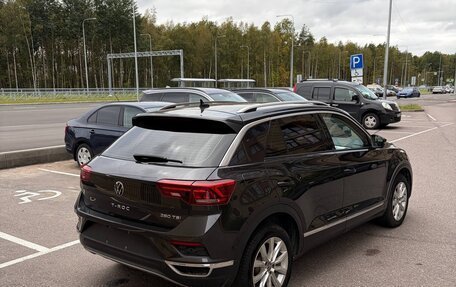 Volkswagen T-Roc I, 2022 год, 1 880 000 рублей, 6 фотография