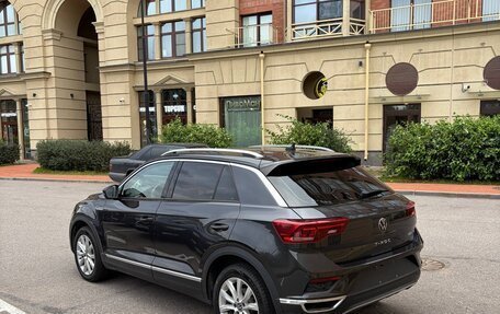 Volkswagen T-Roc I, 2022 год, 1 880 000 рублей, 4 фотография