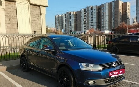 Volkswagen Jetta VII, 2012 год, 880 000 рублей, 2 фотография
