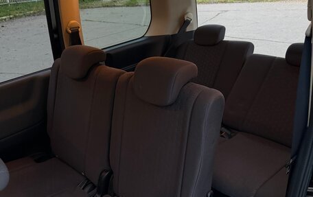 Nissan Serena III, 2005 год, 890 000 рублей, 17 фотография