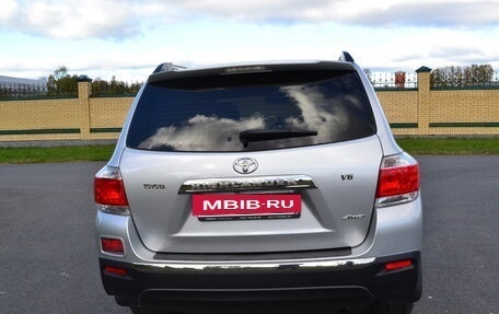 Toyota Highlander III, 2011 год, 1 730 000 рублей, 4 фотография