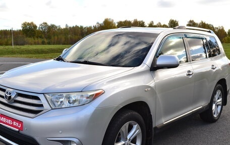 Toyota Highlander III, 2011 год, 1 730 000 рублей, 6 фотография