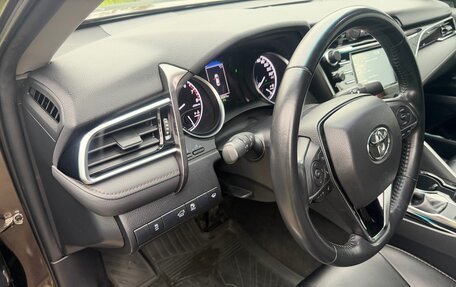 Toyota Camry, 2020 год, 3 200 000 рублей, 6 фотография