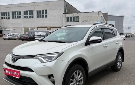Toyota RAV4, 2017 год, 2 699 000 рублей, 11 фотография