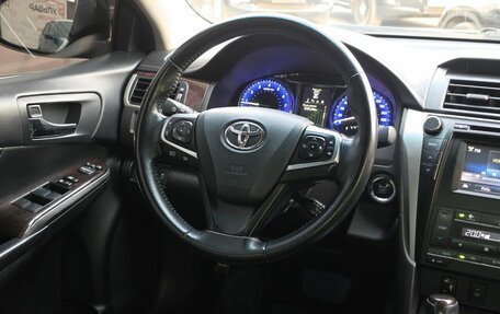 Toyota Camry, 2017 год, 2 099 000 рублей, 16 фотография