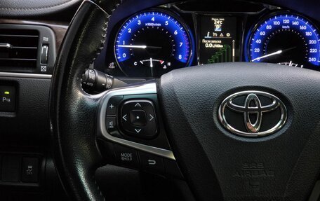 Toyota Camry, 2017 год, 2 099 000 рублей, 18 фотография