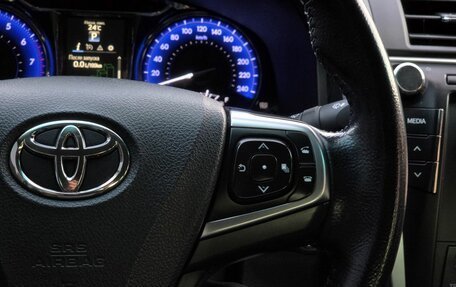 Toyota Camry, 2017 год, 2 099 000 рублей, 19 фотография