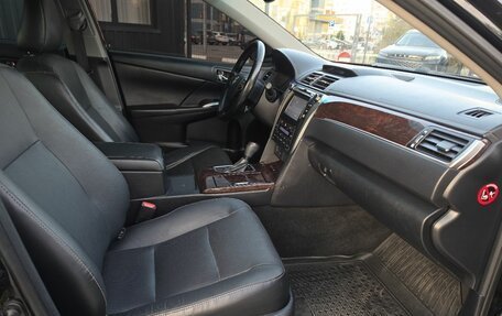 Toyota Camry, 2017 год, 2 099 000 рублей, 28 фотография
