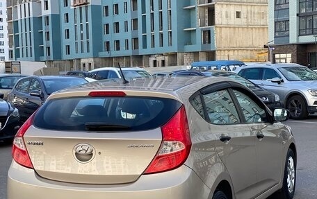 Hyundai Solaris II рестайлинг, 2012 год, 820 000 рублей, 5 фотография