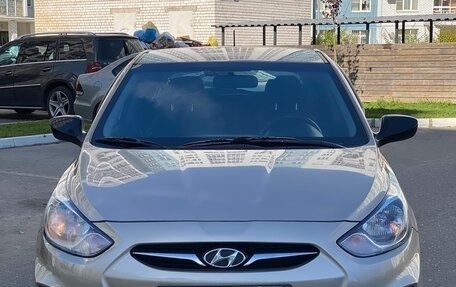 Hyundai Solaris II рестайлинг, 2012 год, 820 000 рублей, 2 фотография