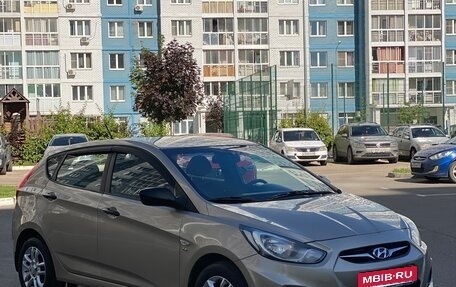 Hyundai Solaris II рестайлинг, 2012 год, 820 000 рублей, 6 фотография