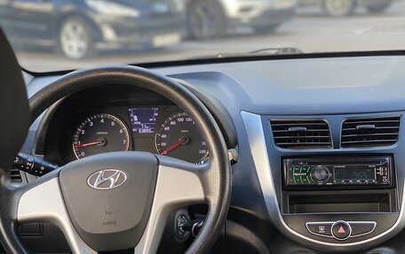 Hyundai Solaris II рестайлинг, 2012 год, 820 000 рублей, 16 фотография