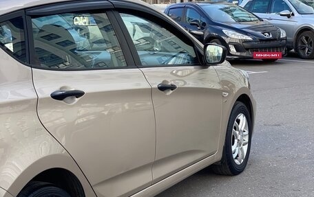 Hyundai Solaris II рестайлинг, 2012 год, 820 000 рублей, 9 фотография